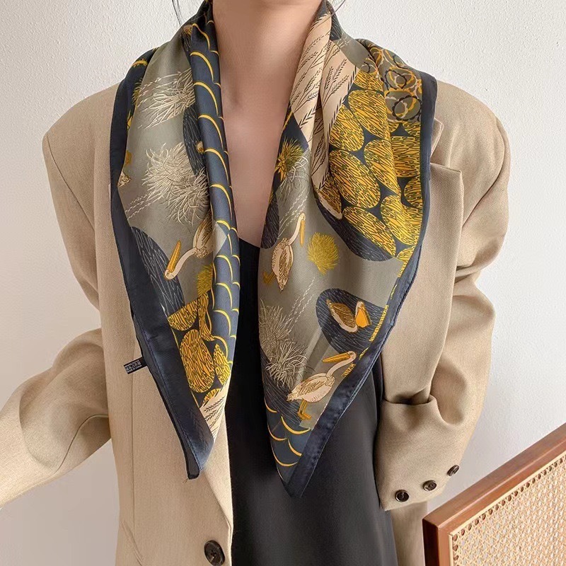 Women'S Accessories For Neck - Luxury Vintage Silk Scarf Women's Fashionable