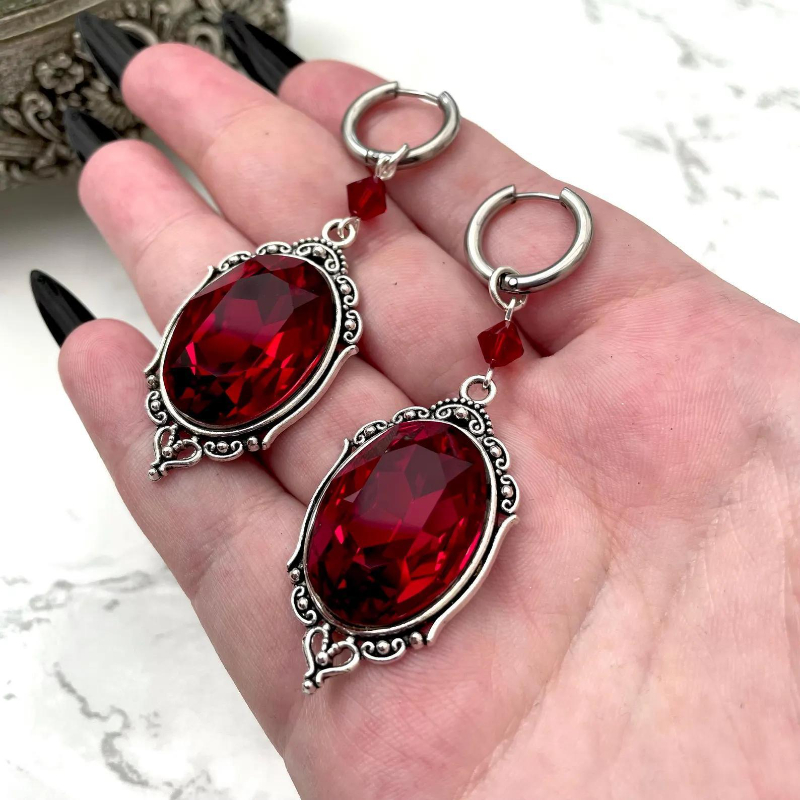 Vampire Cameo Earrings, Gothic – Women'S Victorian Accessories recenzja i cena