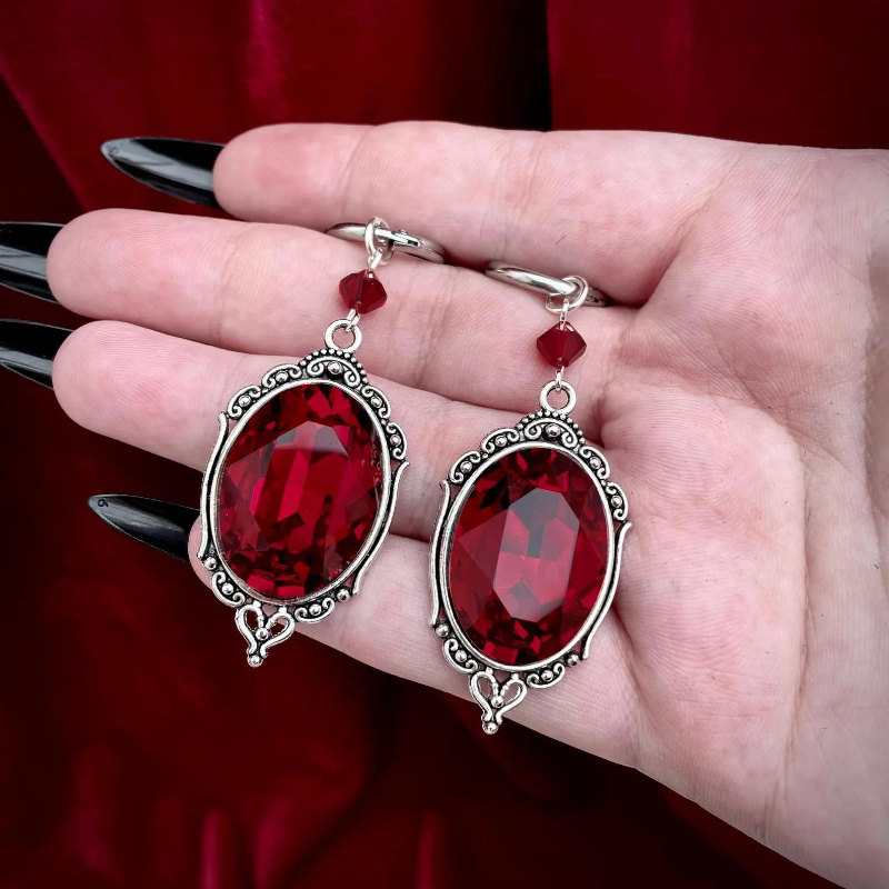 Vampire Cameo Earrings, Gothic – Women'S Victorian Accessories recenzja i cena