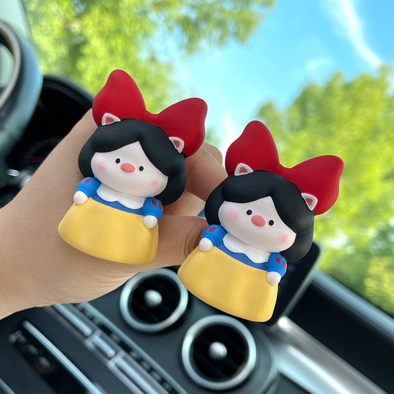 Creative Dwarf Car Perfume Orn – Women Accessories Outlet recenzja i cena
